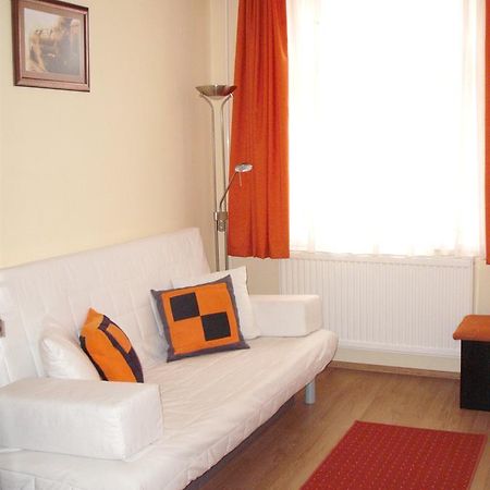 Lokomotiv Motel Eger Bagian luar foto