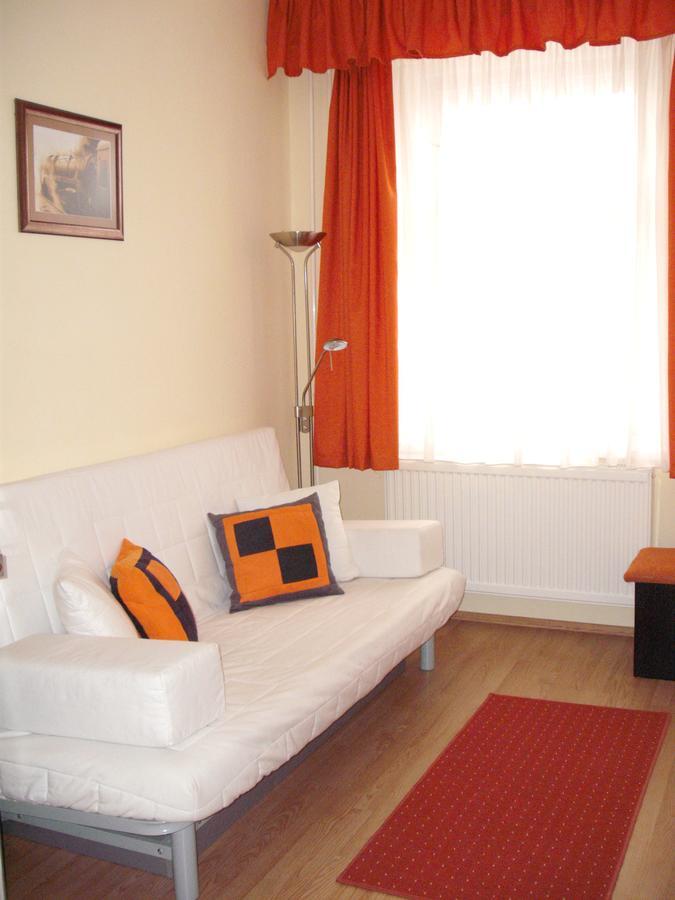 Lokomotiv Motel Eger Bagian luar foto