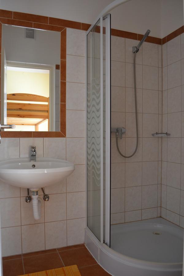 Lokomotiv Motel Eger Bagian luar foto