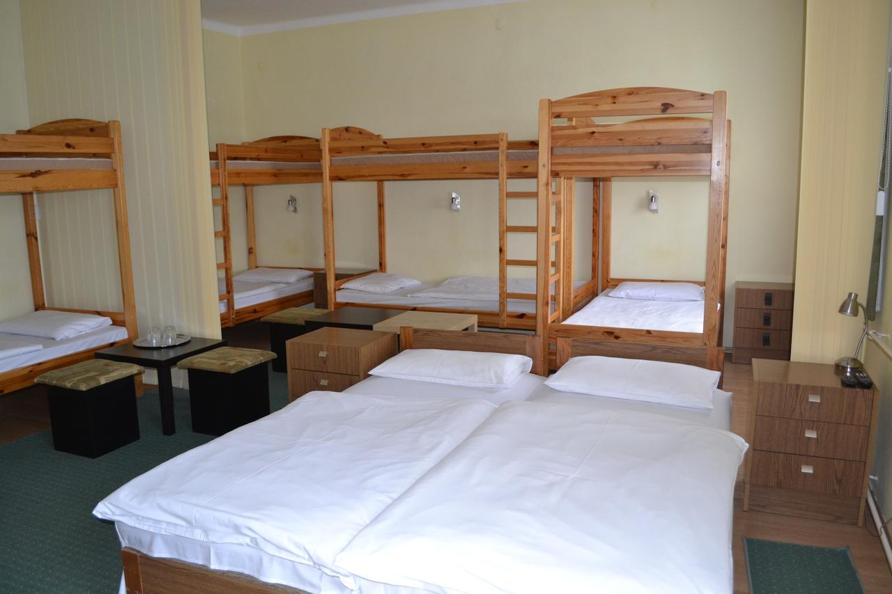 Lokomotiv Motel Eger Bagian luar foto